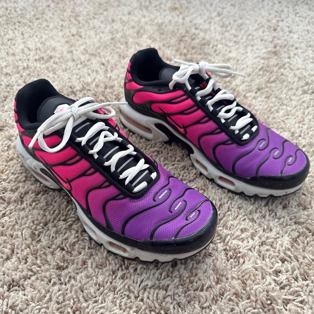 Nike Air Max Plus TN Fuchsia Vivid Purple Gradient Sneakers DZ3670-500 Womens 8 - Picture 2 of 6